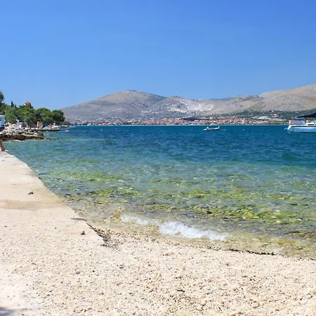 アパート By The Sea Arbanija, Ciovo - 9700 *