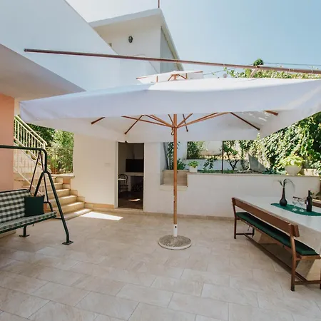 Apartman By The Sea Arbanija, Ciovo - 9700